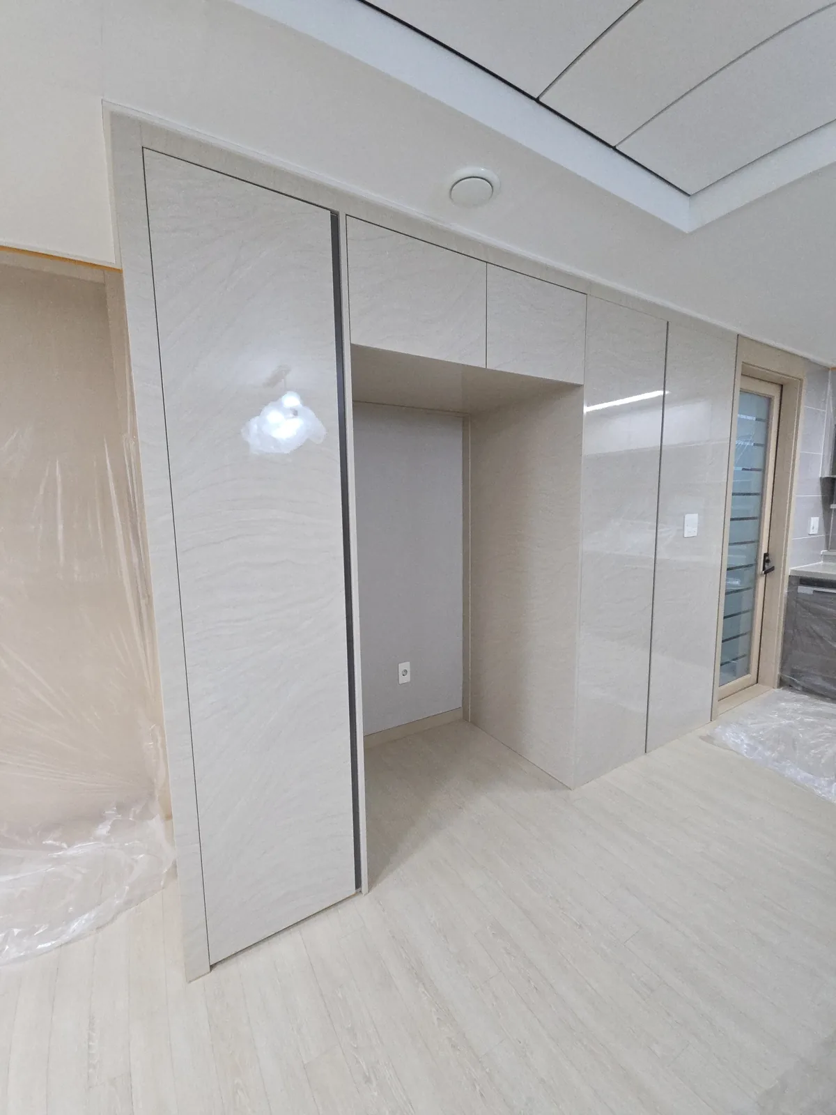 크림 베이지 톤 프리미엄 냉장고장 경기 용인시 시공 후